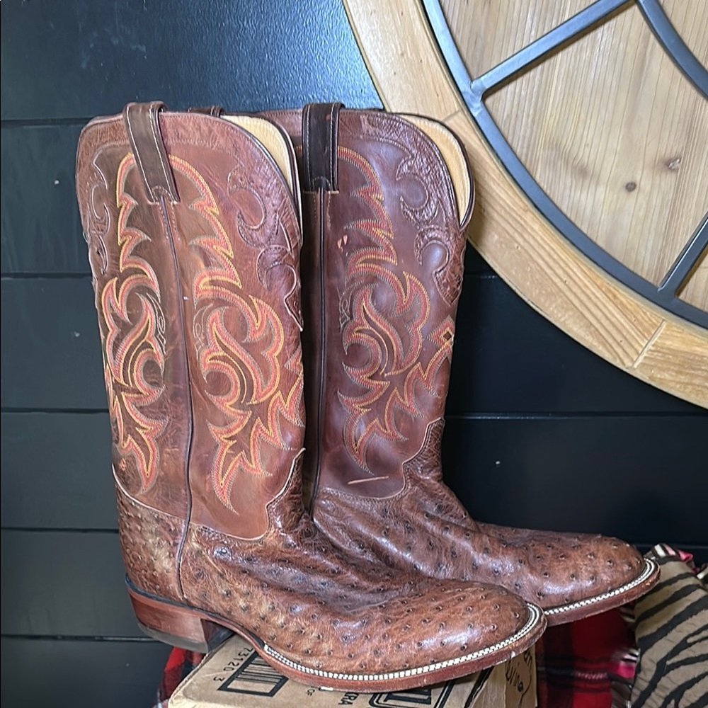 Ariat Brown Western Cowboy Boots with Intricate Stitching (GUC)